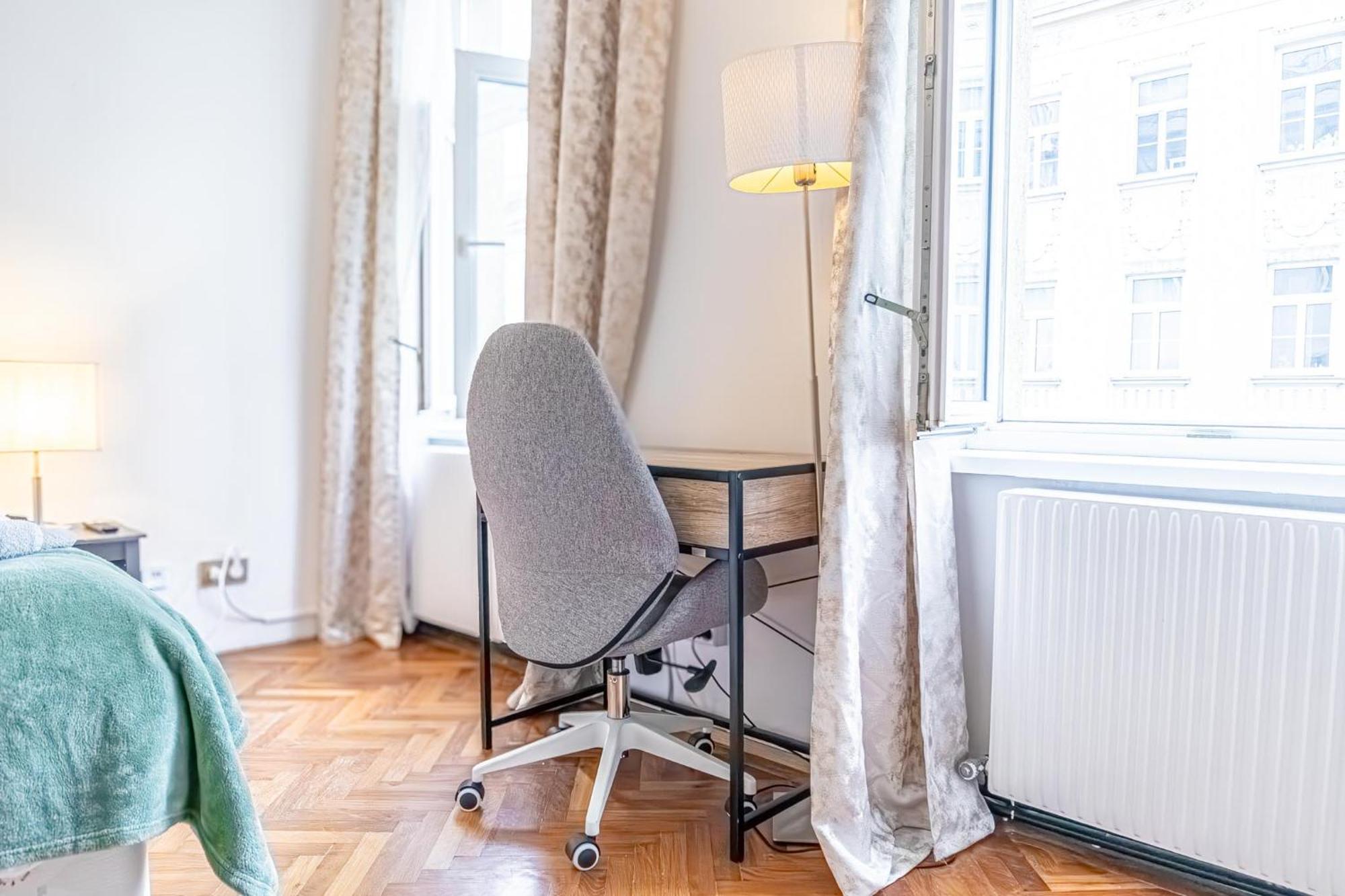 Convenient 3-br Shared Apt, 15 Min To Landstrasse Hub * Viena