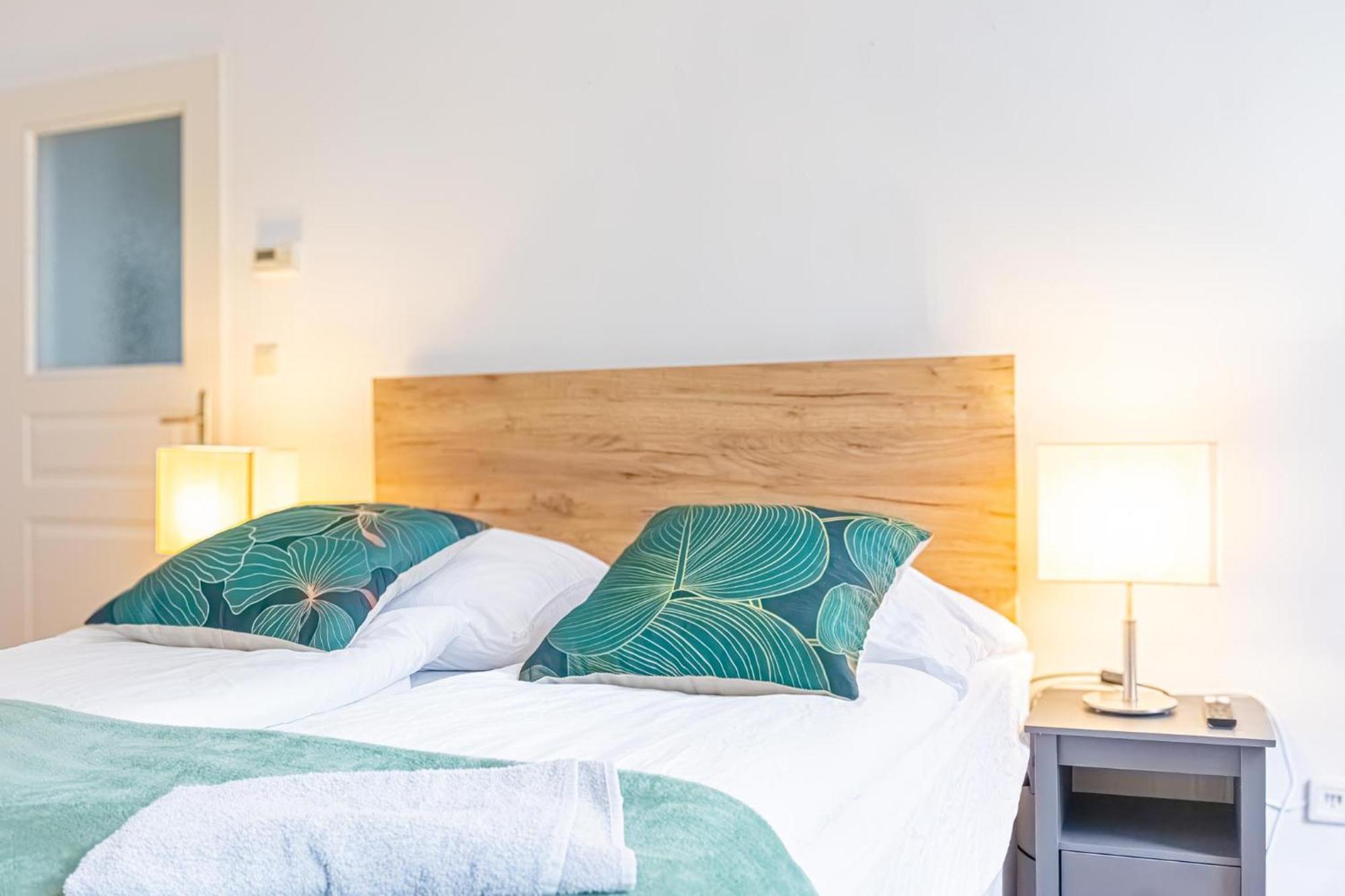 Convenient 3-br Shared Apt, 15 Min To Landstrasse Hub Apartament