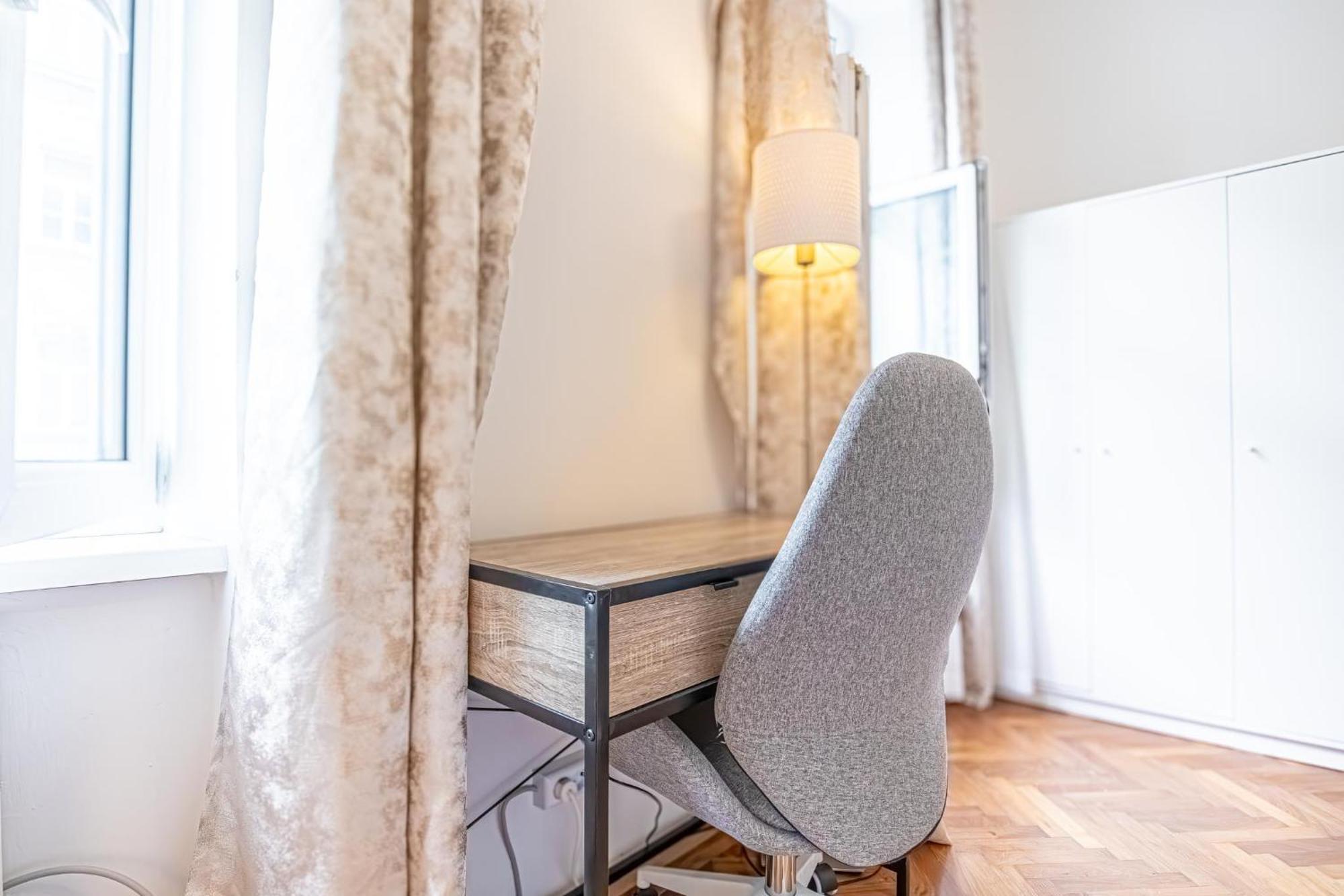 Convenient 3-br Shared Apt, 15 Min To Landstrasse Hub Apartament *
